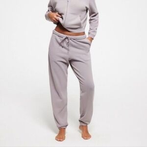 SKIMS Authentic Cotton Fleece Classic Jogger NWT Oyster Color Size SMALL